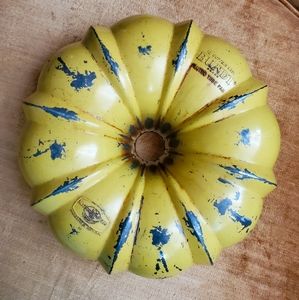 Vintage Bundt Pan
